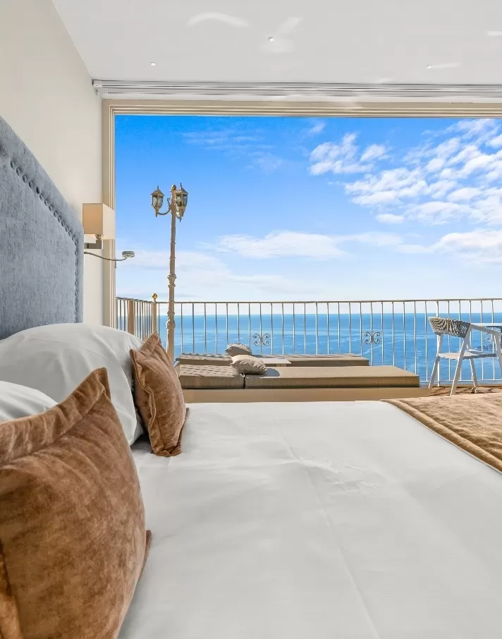 JUNIOR SUITES